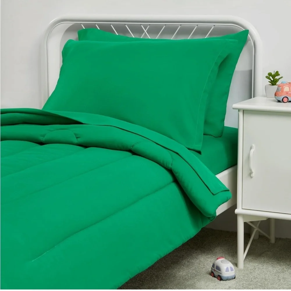 NEW Amazon Basics Toddler Bed-In-A-Bag Set Green